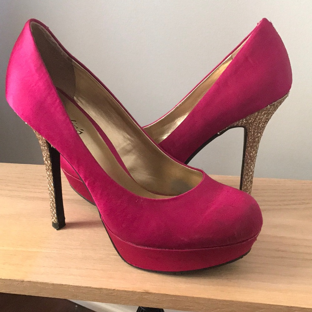 Candie's fuchsia high heels size 7.5